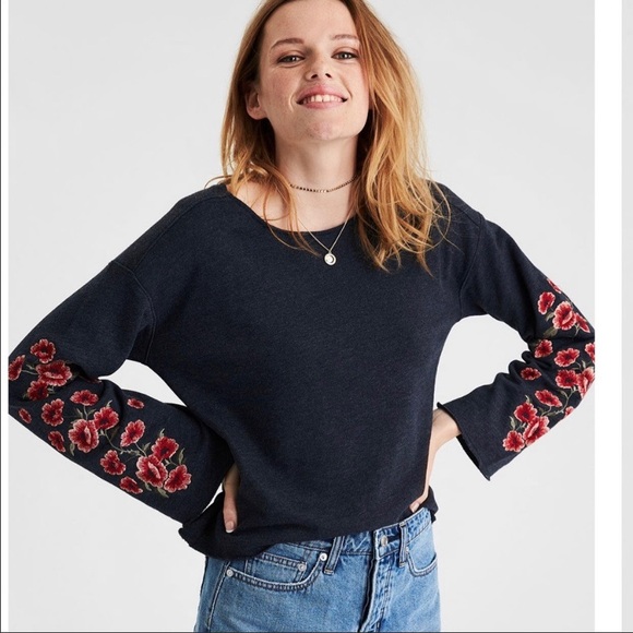 American Eagle Outfitters Tops - American Eagle Bell Sleeve Crew Neck Sweatshirt